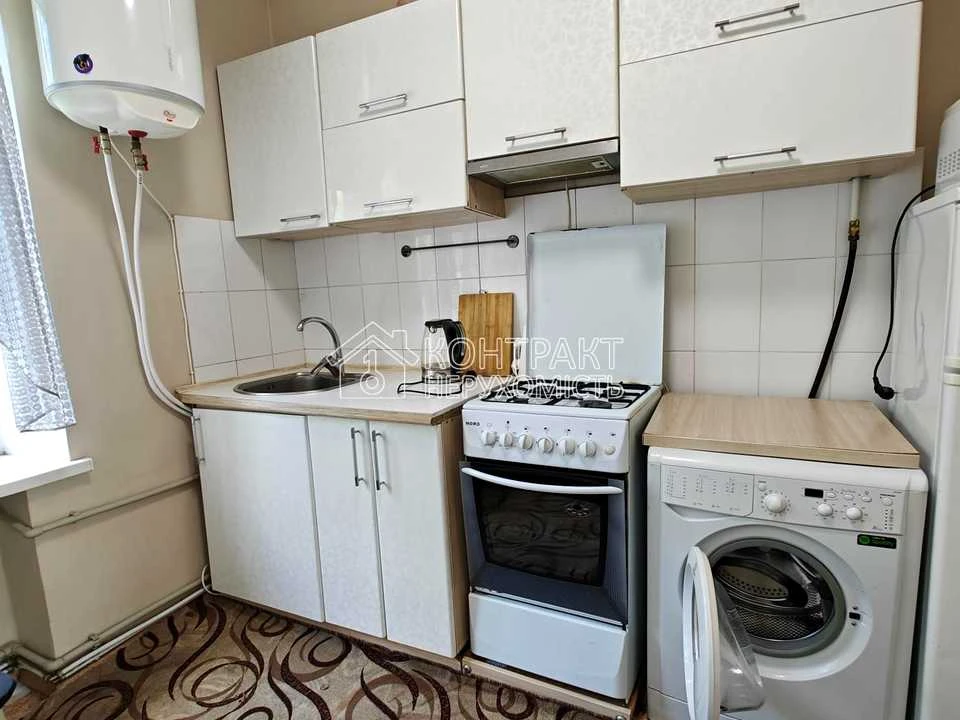 Apartment. Kharkiv, Maidan Zahisnyky Ukrainy pl.