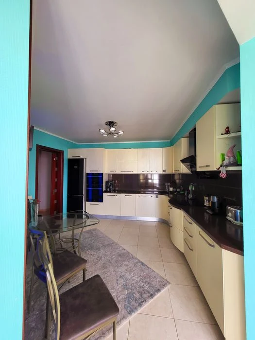 3-к квартира 100 м² на Кленовой / Парк Победы. Кирпичный дом