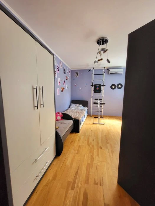 3-к квартира 100 м² на Кленовой / Парк Победы. Кирпичный дом