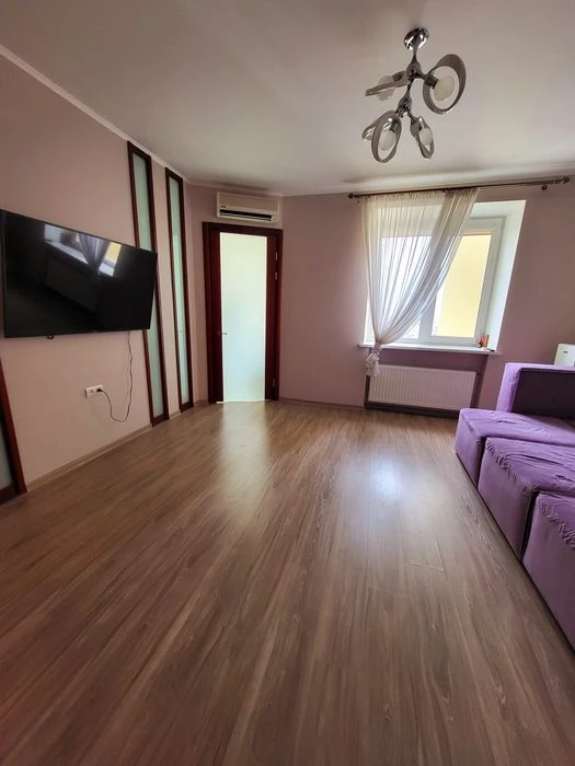 3-к квартира 100 м² на Кленовой / Парк Победы. Кирпичный дом