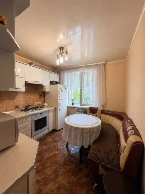 Продажа 2к квартиры Правый берег.