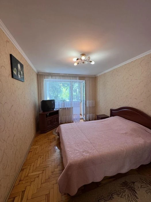 Продажа 2к квартиры Правый берег.