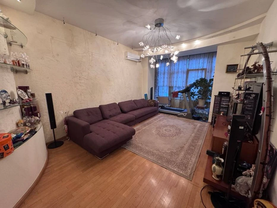 Sale. 105 sqm Center Rymarskaya, m. Historical Museum