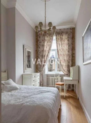 Продаж 3-к квартири вул. Круглоуніверситетська 14