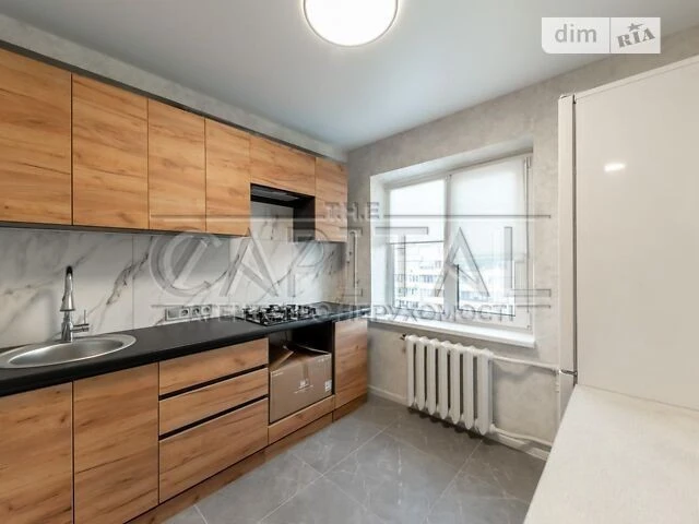 Sale of 3-room apartment 64 sq. m. on Velyka Vasylkivska 145 street