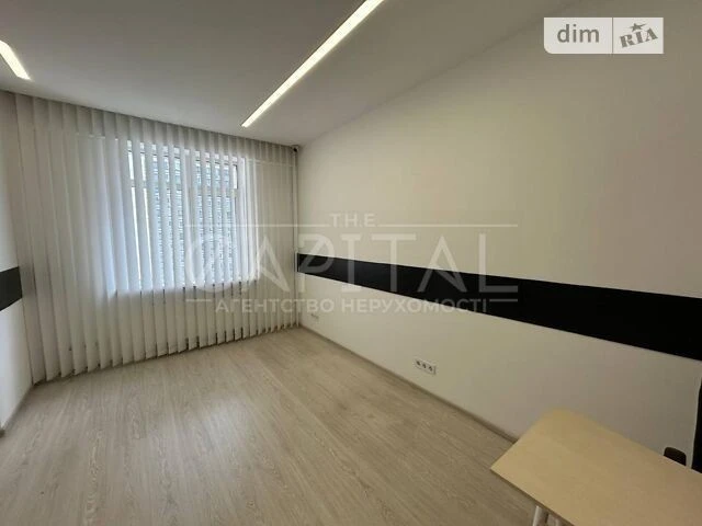 Продаж 3к квартири 137 кв. м на вул. Антоновича 131 • ID 347