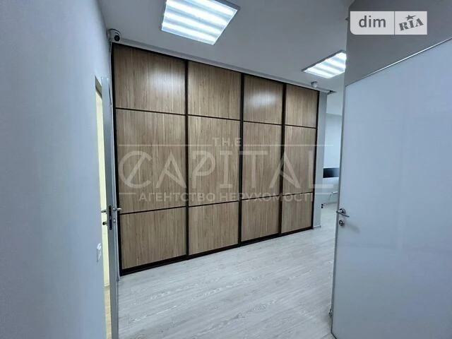 Продаж 3к квартири 137 кв. м на вул. Антоновича 131 • ID 347