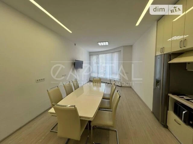 Продаж 3к квартири 137 кв. м на вул. Антоновича 131 • ID 347