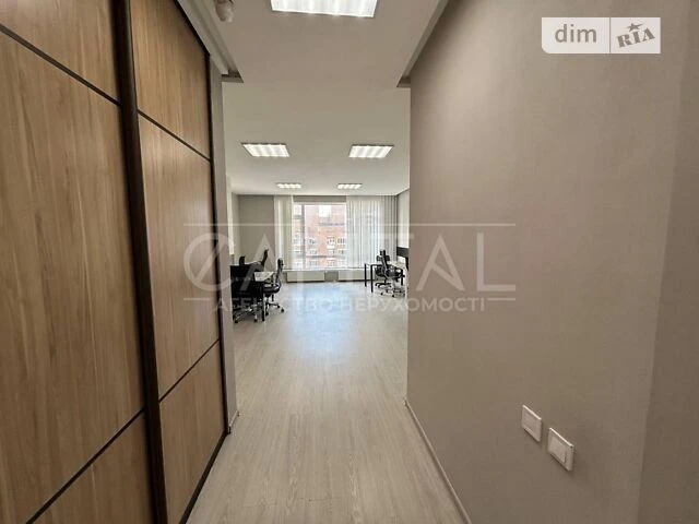 Продаж 3к квартири 137 кв. м на вул. Антоновича 131 • ID 347