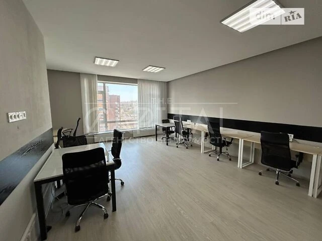 Продаж 3к квартири 137 кв. м на вул. Антоновича 131 • ID 347