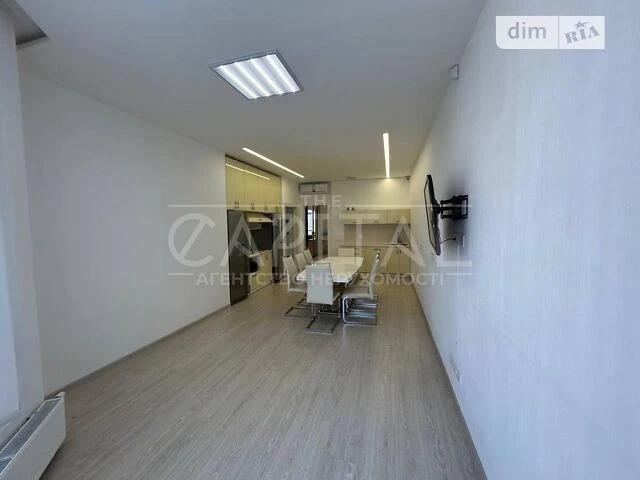 Продаж 3к квартири 137 кв. м на вул. Антоновича 131 • ID 347
