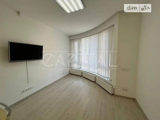 Продаж 3к квартири 137 кв. м на вул. Антоновича 131 • ID 347