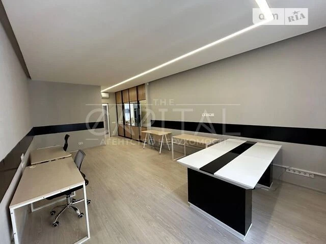 Продаж 3к квартири 137 кв. м на вул. Антоновича 131 • ID 347