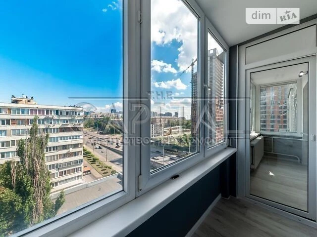 Sale of 3-room apartment 64 sq. m. on Velyka Vasylkivska 145 street