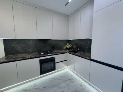 Продам 2 кім квартиру поруч з міським озером