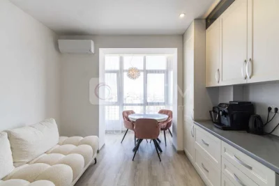 2-room apartment for sale with renovation and furniture on Vysochana St.