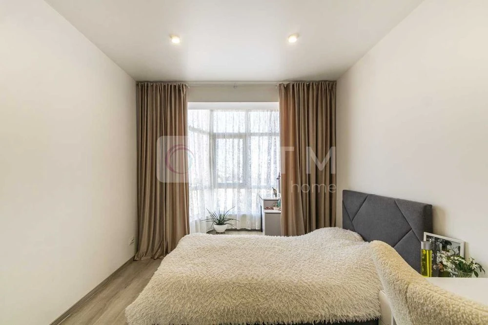 2-room apartment for sale with renovation and furniture on Vysochana St.
