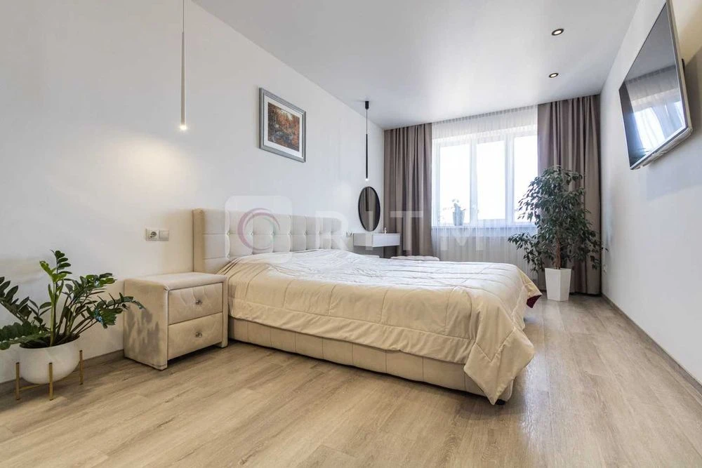 2-room apartment for sale with renovation and furniture on Vysochana St.