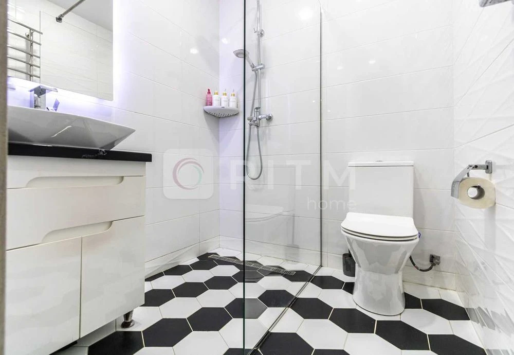 2-room apartment for sale with renovation and furniture on Vysochana St.