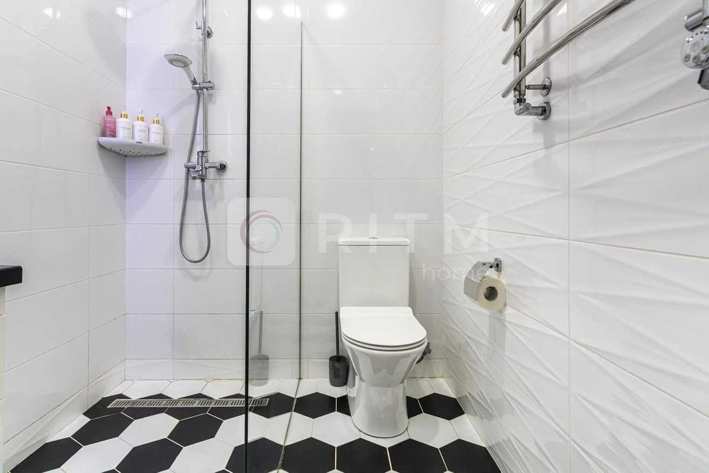 2-room apartment for sale with renovation and furniture on Vysochana St.