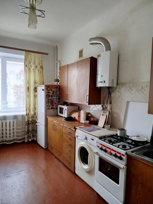 Продам 3х кімнатну квартиру в центрі міста