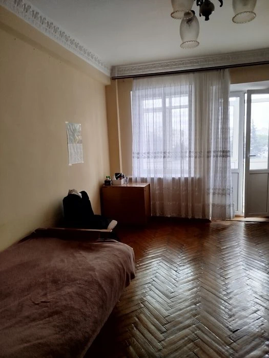 Продам 3х кімнатну квартиру в центрі міста