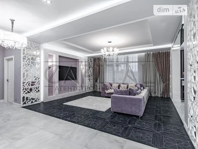 Sale of 4-room apartment 200 sq. m. on Andriy Verkhoglyada St. 20 •