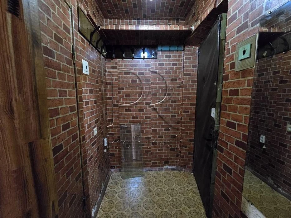 1-room apartment for sale near the metro station, Yulii Zdanovska Street 3