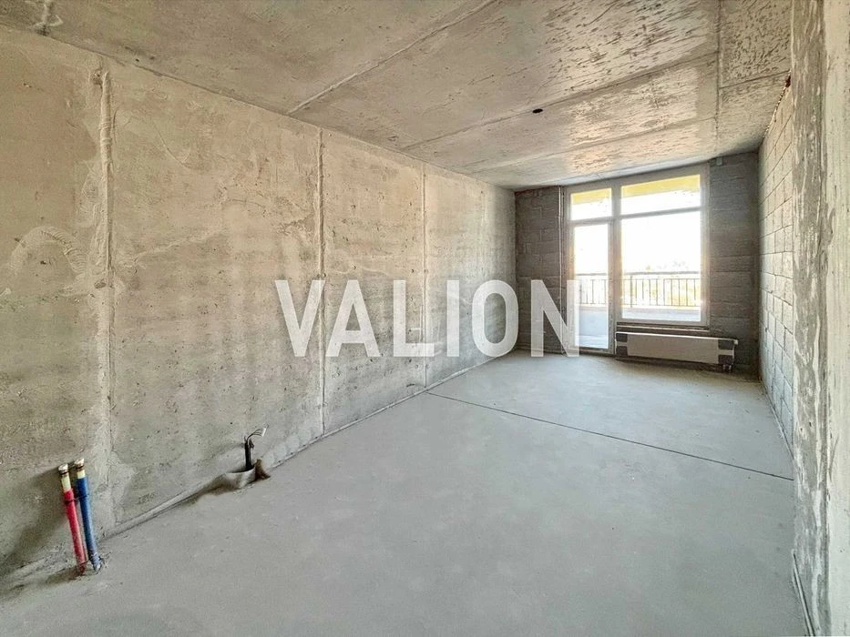 3-room apartment for sale in Medovy residential complex Solomyansky district, No com