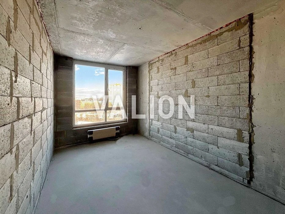 3-room apartment for sale in Medovy residential complex Solomyansky district, No com