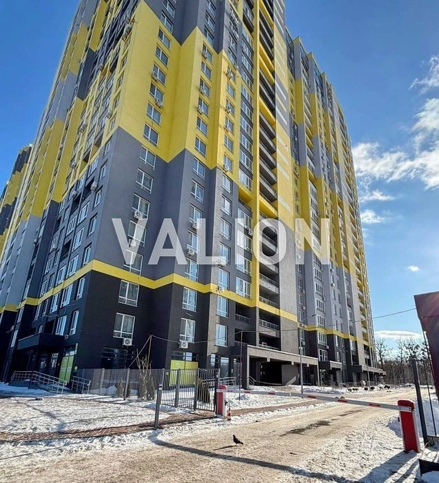 3-room apartment for sale in Medovy residential complex Solomyansky district, No com