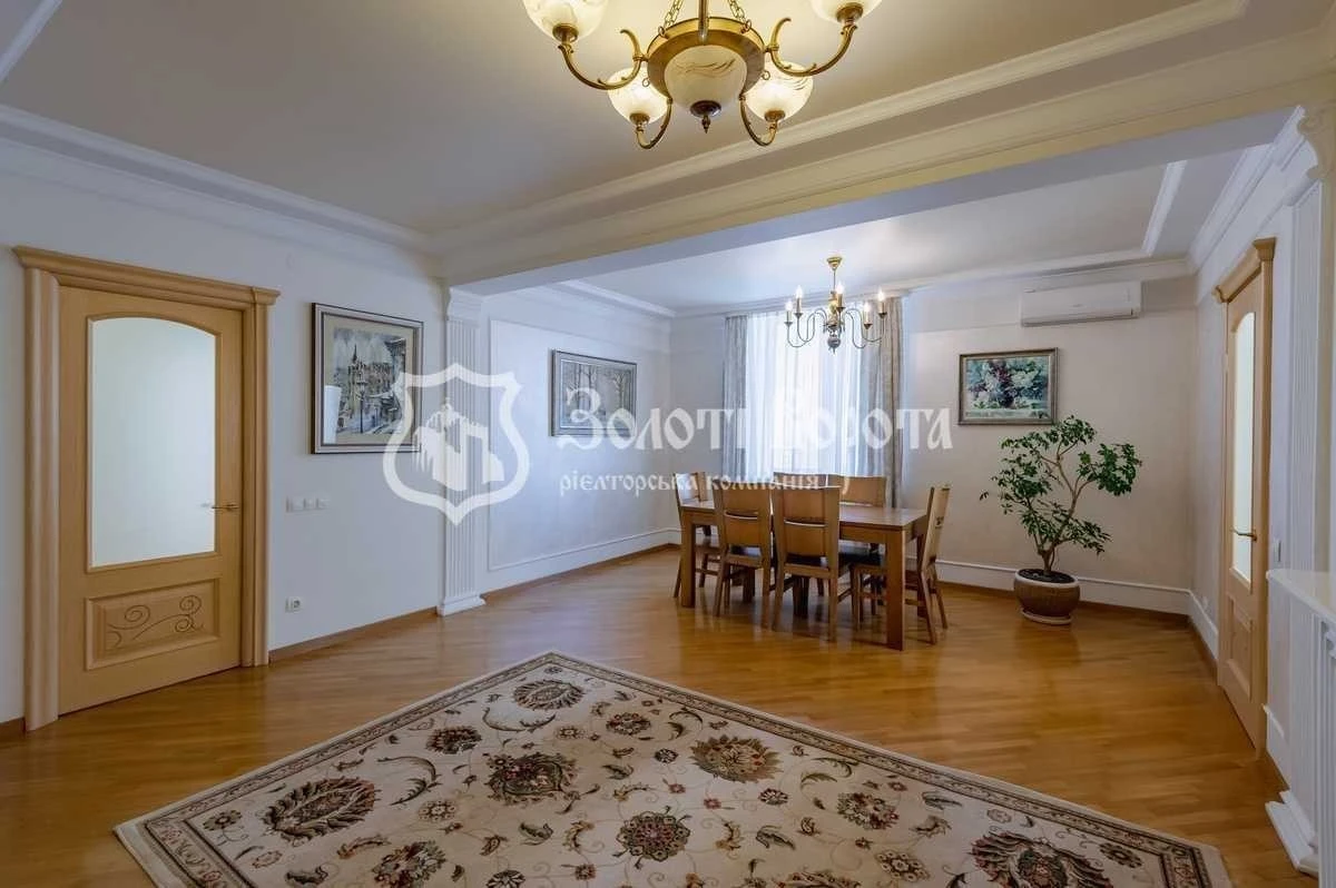 Продаж 3-кімнатної квартири 136.6 м², Саперно-Слобідська вул