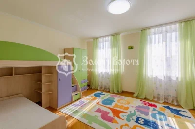 Продаж 3-кімнатної квартири 136.6 м², Саперно-Слобідська вул