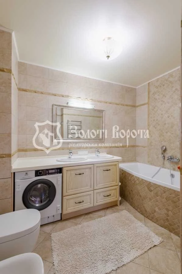 Продаж 3-кімнатної квартири 136.6 м², Саперно-Слобідська вул