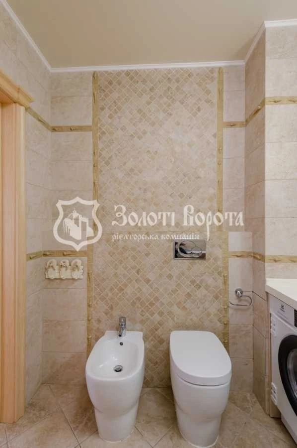 Продаж 3-кімнатної квартири 136.6 м², Саперно-Слобідська вул