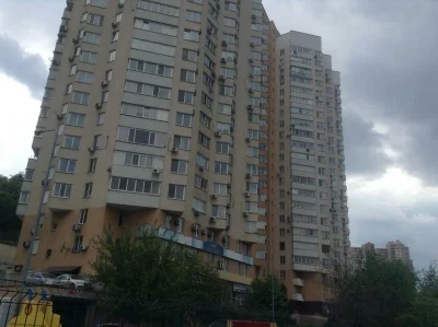 Продаж 3-кімнатної квартири 136.6 м², Саперно-Слобідська вул