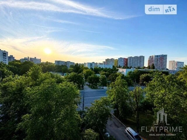 For sale 2-room apartment 39 sq. m. on Vasylkivska St. 49 • ID 34
