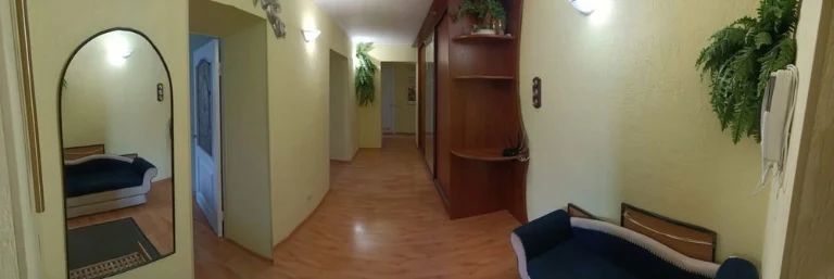 Продаж 3х кімнатної  на Драгоманова біля метро.