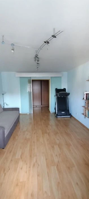 Продаж 3х кімнатної  на Драгоманова біля метро.
