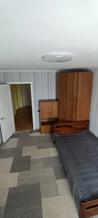 Продаж 3х кімнатної  на Драгоманова біля метро.