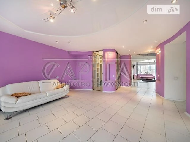 Sale of a 5-room apartment of 237 sq. m. on Mykilsko-Slobidska Street 6