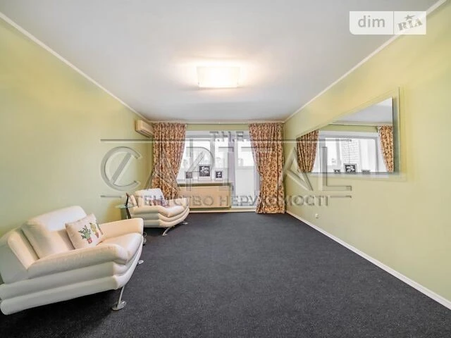 Sale of a 5-room apartment of 237 sq. m. on Mykilsko-Slobidska Street 6