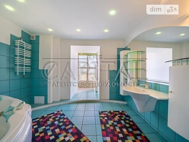 Sale of a 5-room apartment of 237 sq. m. on Mykilsko-Slobidska Street 6
