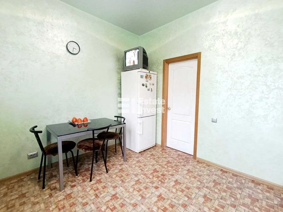Продам 2 комн. квартиру в новом доме по пр. Александривс
