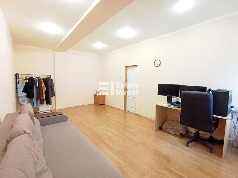 Продам 2 комн. квартиру в новом доме по пр. Александривс