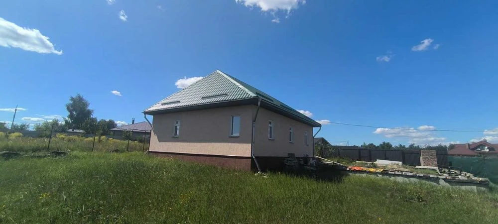 Продаж будинку на Луначарці