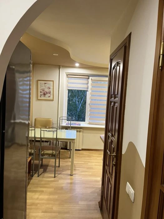 I will sell a 3-room apartment Kosmos 5/9 on Chumachenko Street