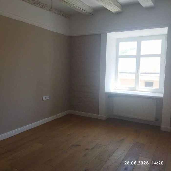 Sale of 1-room apartment on Br. Rohatyntsiv St. (center)