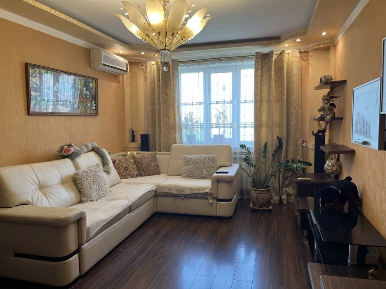 For sale 4 rooms in Odesa, near Klas