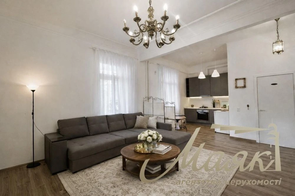 Продаж квартири 40 м² у самому центрі Києва вул. Заньковецьк